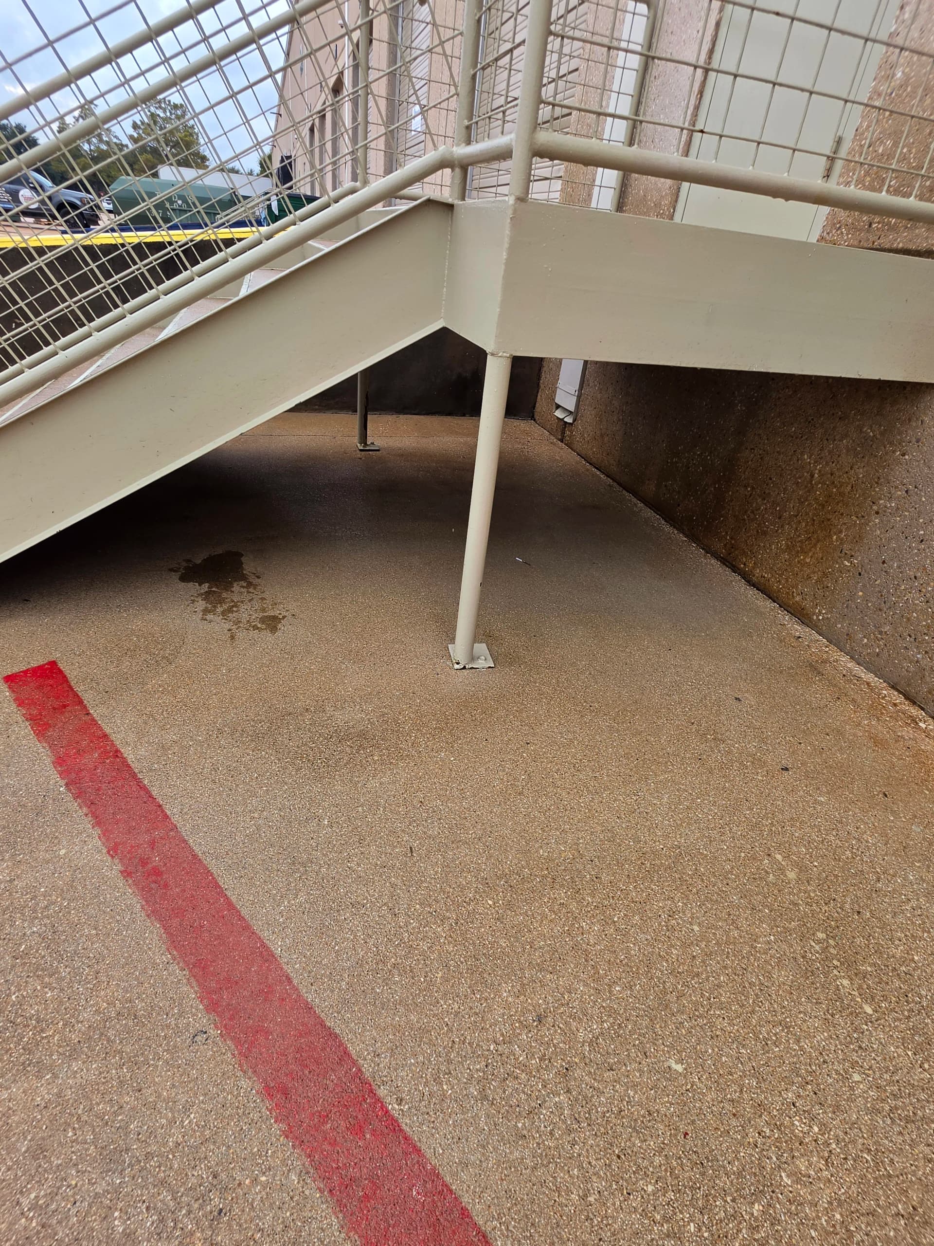 Gallery photos for Commercial Loading Dock Concrete Pressure Wash That Went Way Beyond 50%: Image #3