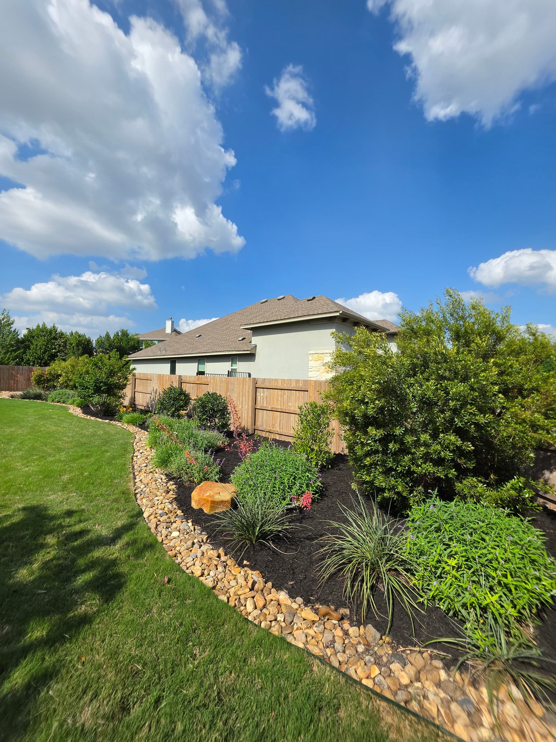 Fresh Mulch Install That Gets a Home Market-Ready Fast image