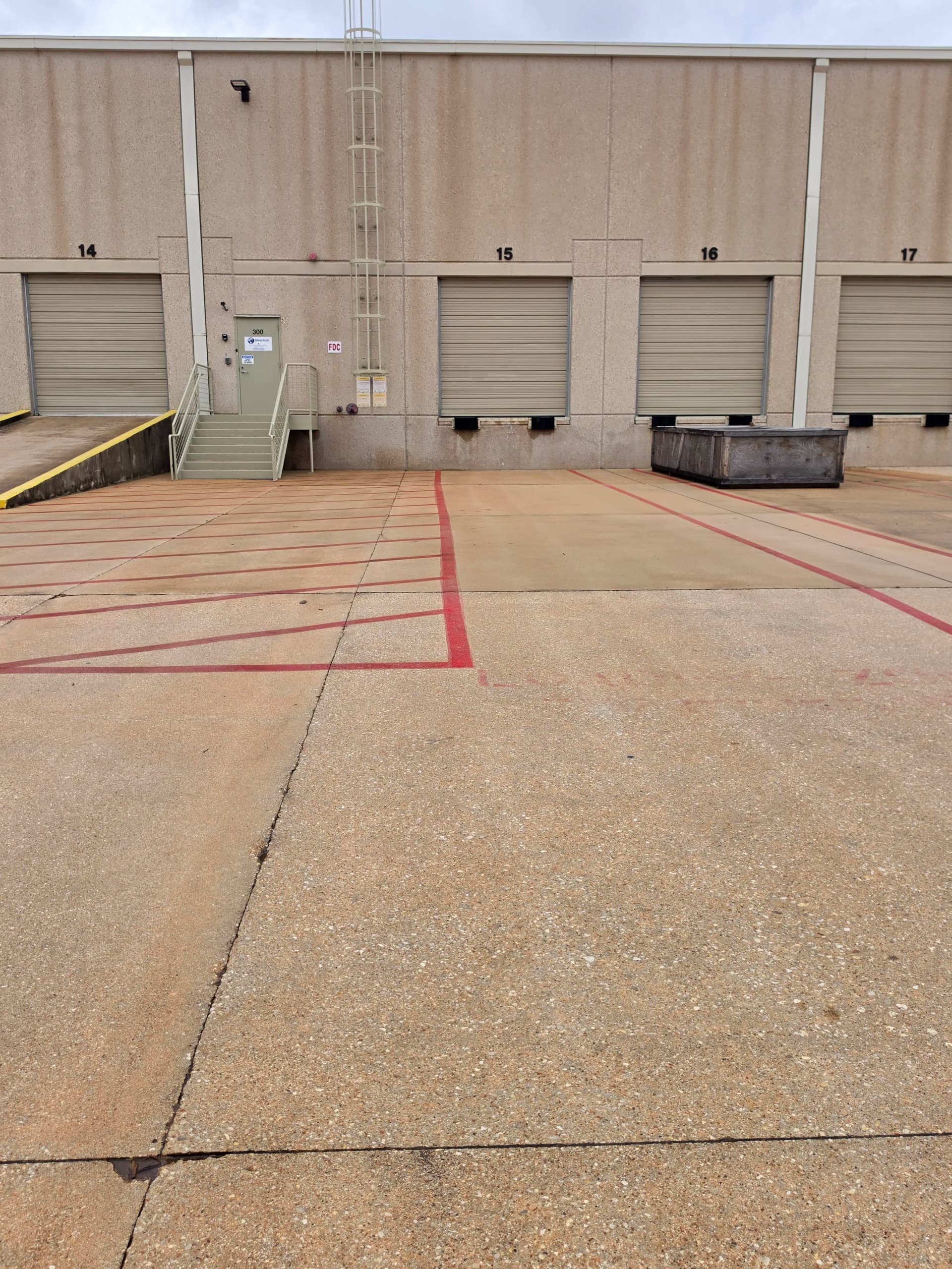 Gallery photos for Commercial Loading Dock Concrete Pressure Wash That Went Way Beyond 50%: Image #2