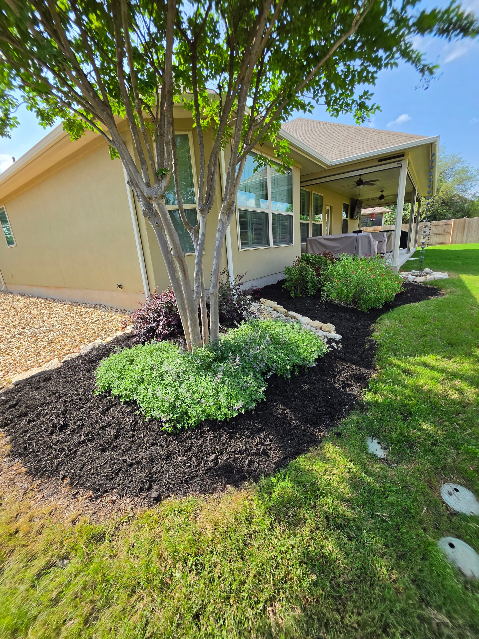 Gallery photos for Fresh Mulch Install That Gets a Home Market-Ready Fast: Image #3