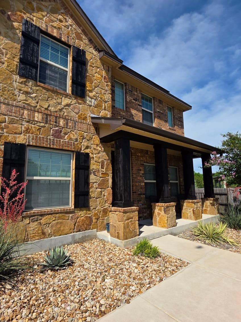 Gallery photos for Roman’s Stunning Shutter and Porch Transformation: Image #3