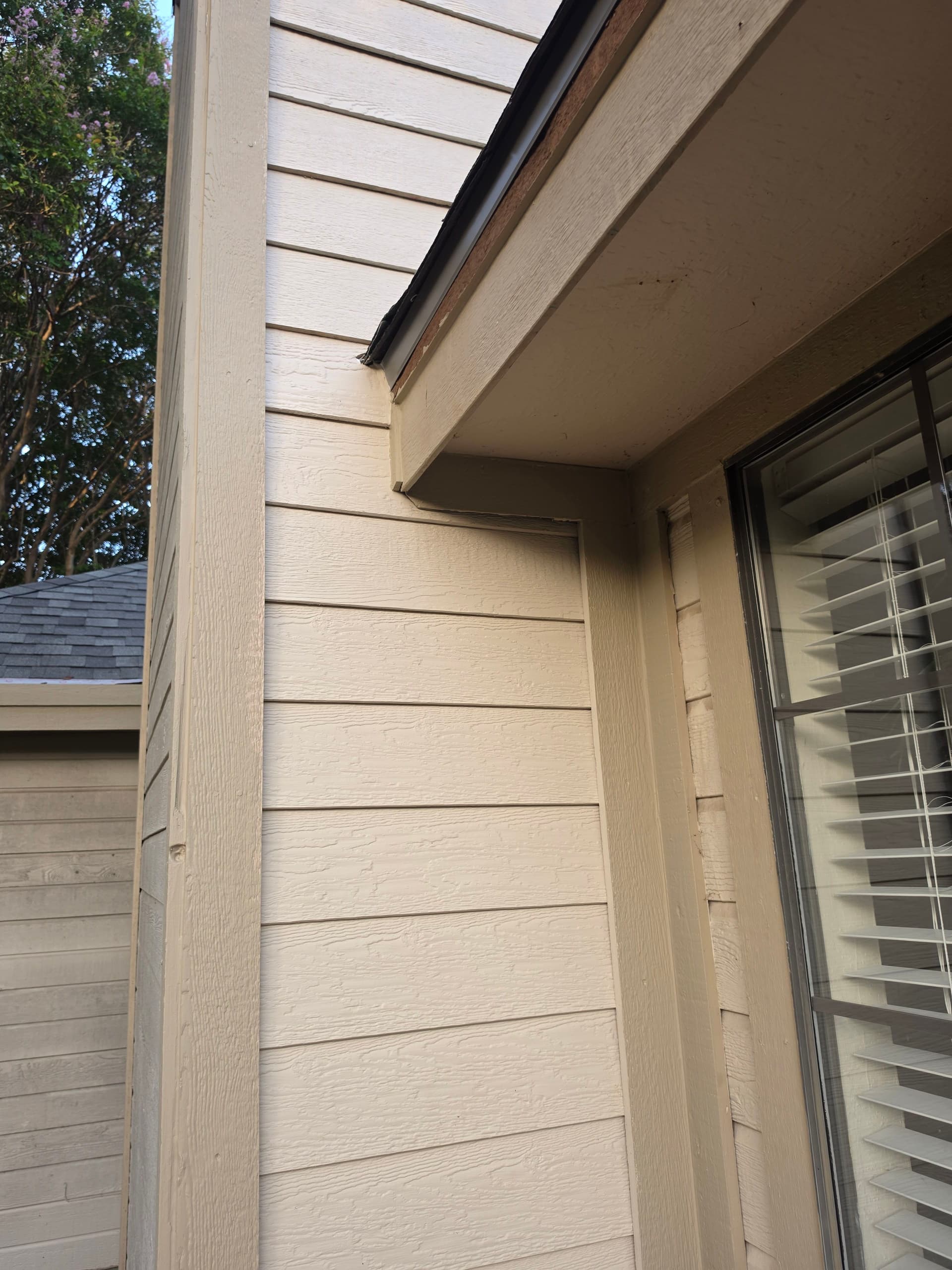Gallery photos for Soffit, Fascia and Siding Repairs Done Right Before the Roofers Move In: Image #5
