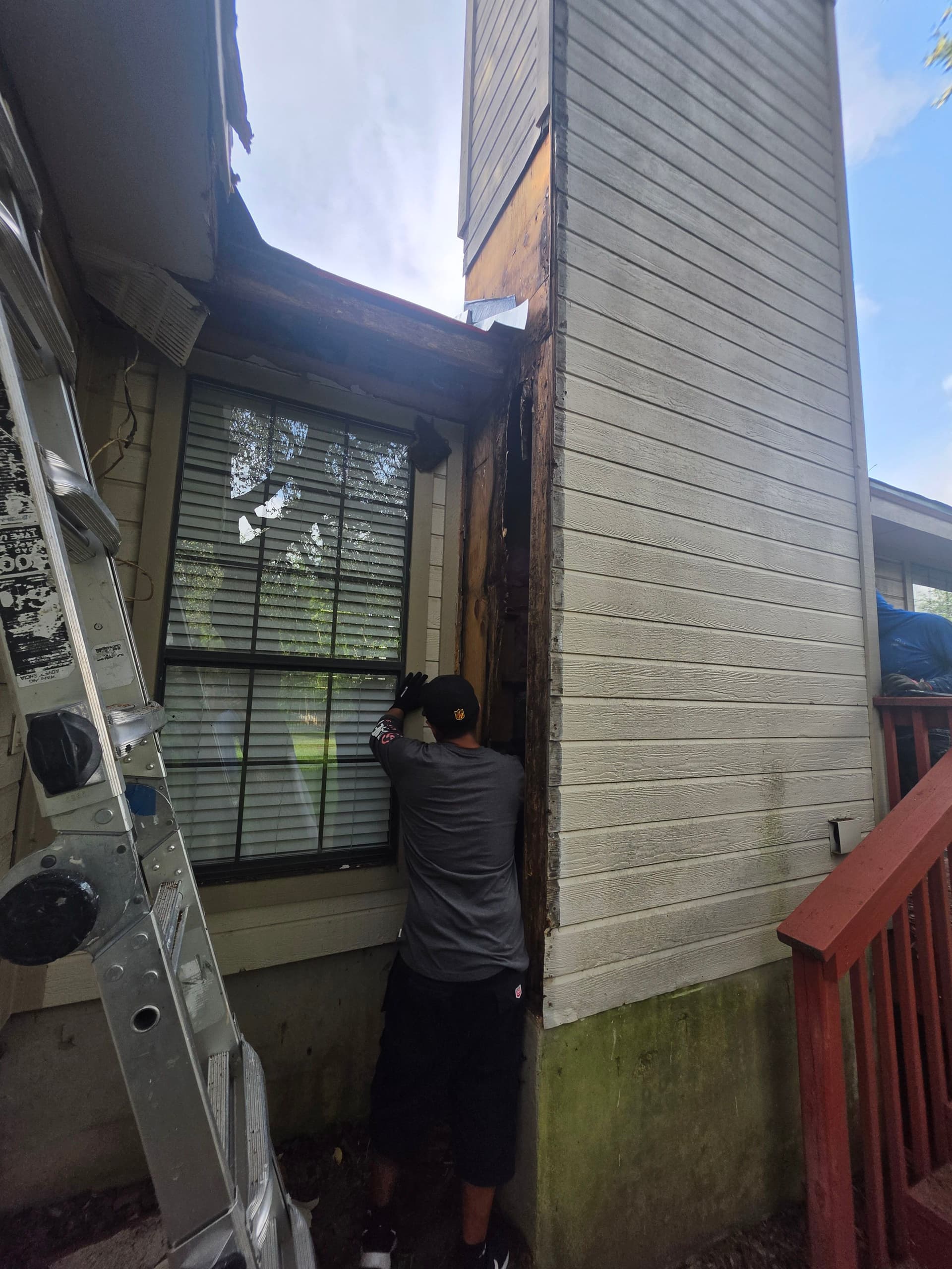 Gallery photos for Soffit, Fascia and Siding Repairs Done Right Before the Roofers Move In: Image #3