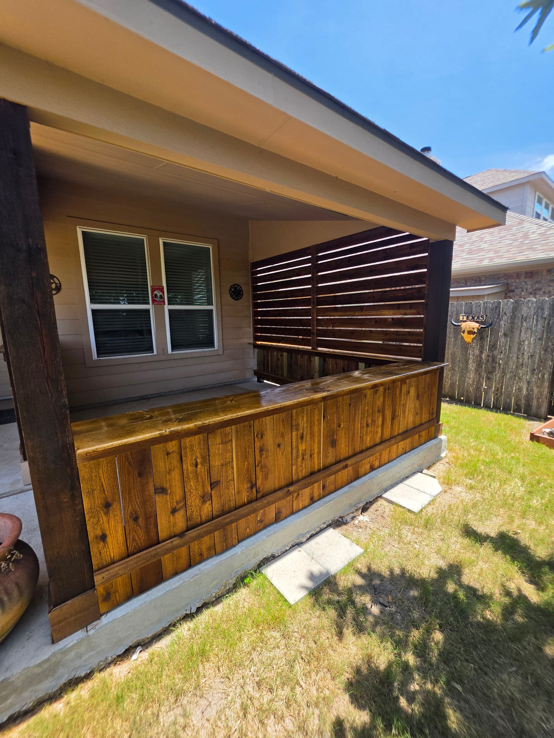 Gallery photos for Custom Patio Privacy Wall and Outdoor Bar Built in Central Texas: Image #6