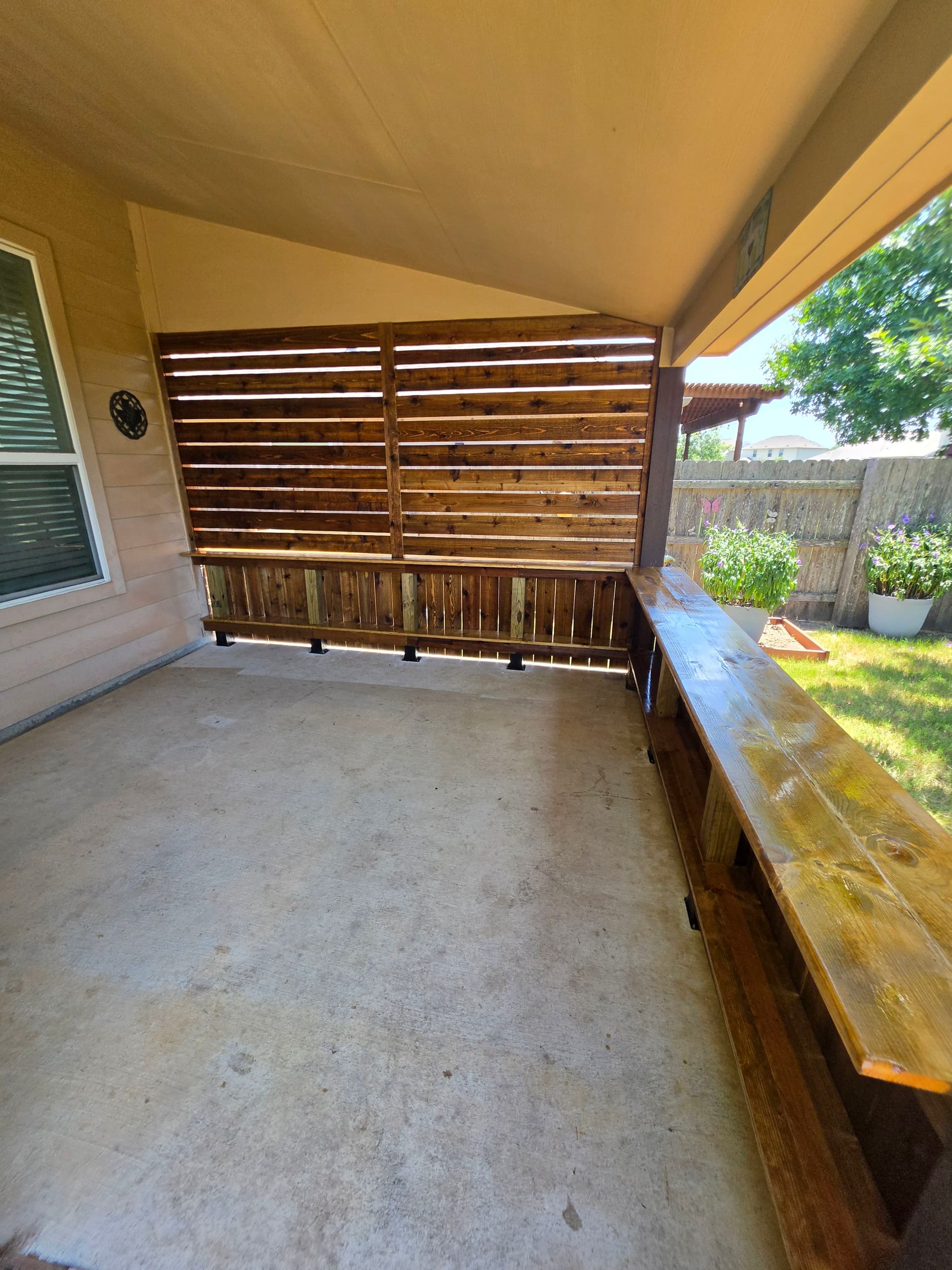 Gallery photos for Custom Patio Privacy Wall and Outdoor Bar Built in Central Texas: Image #7