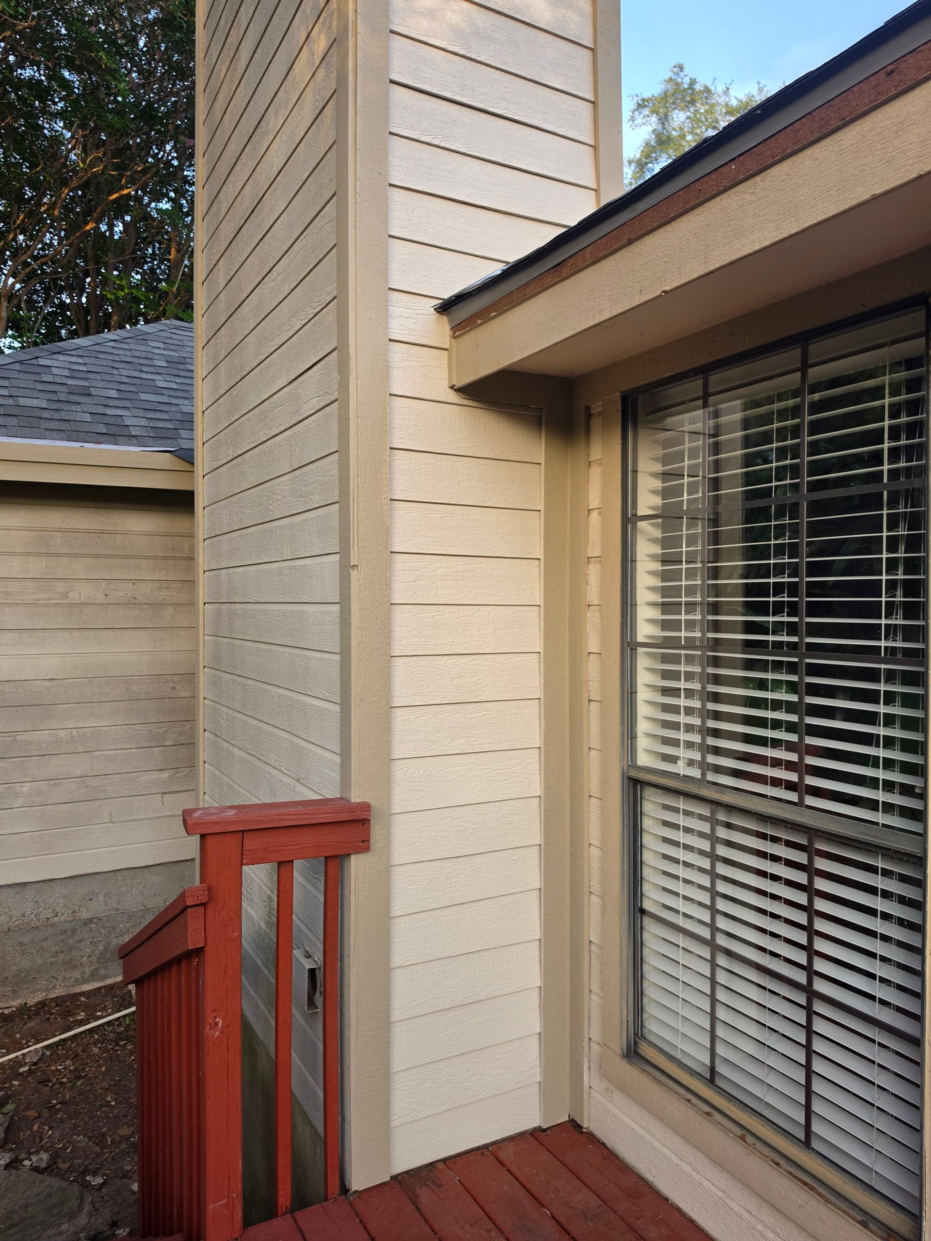 Gallery photos for Soffit, Fascia and Siding Repairs Done Right Before the Roofers Move In: Image #4