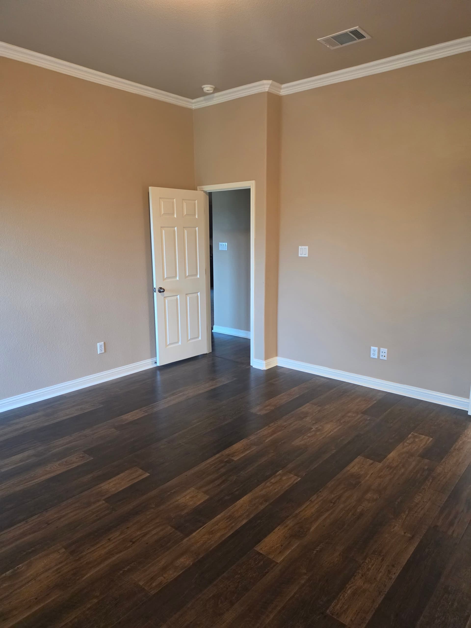 Gallery photos for Full Home Prep for Sale Fresh Paint Landscaping and More: Image #7
