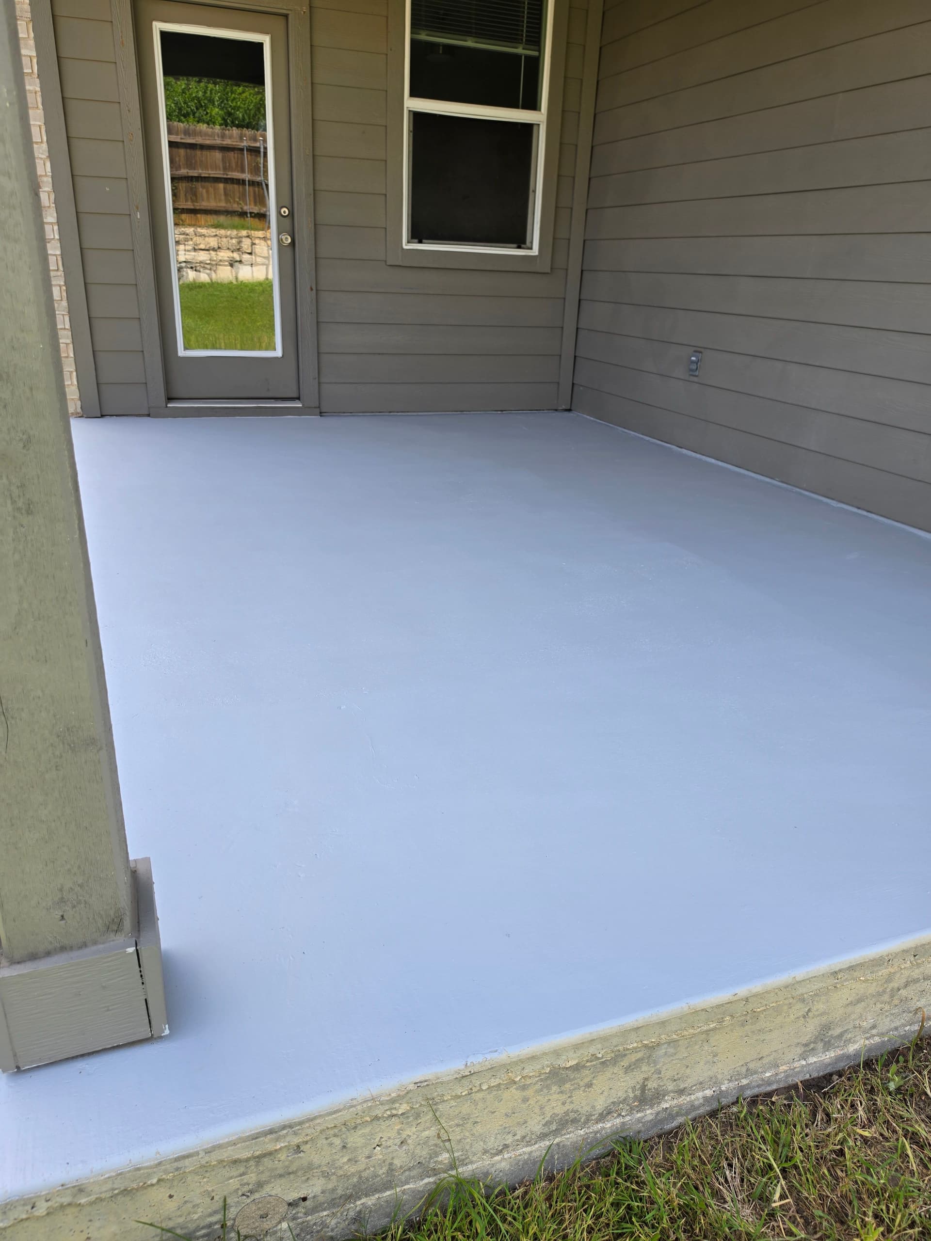 Gallery photos for Oil-Stained Patio Gets a Clean Concrete Coating Finish: Image #2